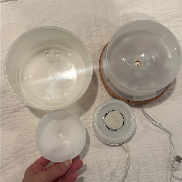 2 Color Changing Essential Oil Diffusers - Picture 13 of 13